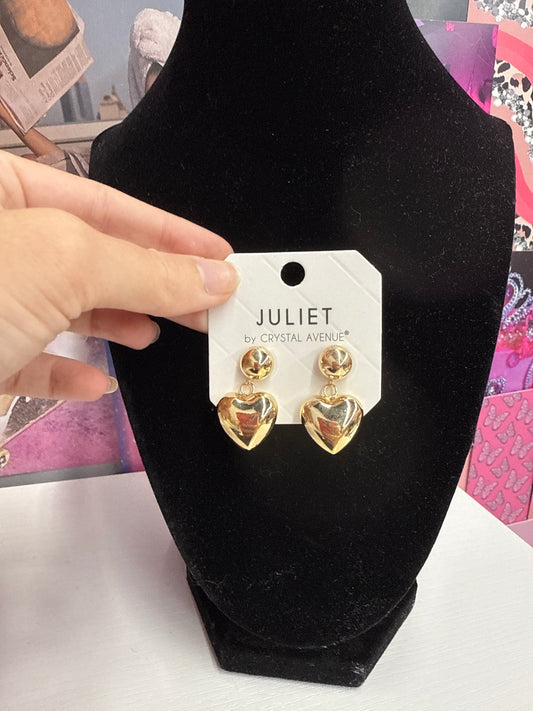 Small gold heart earrings 