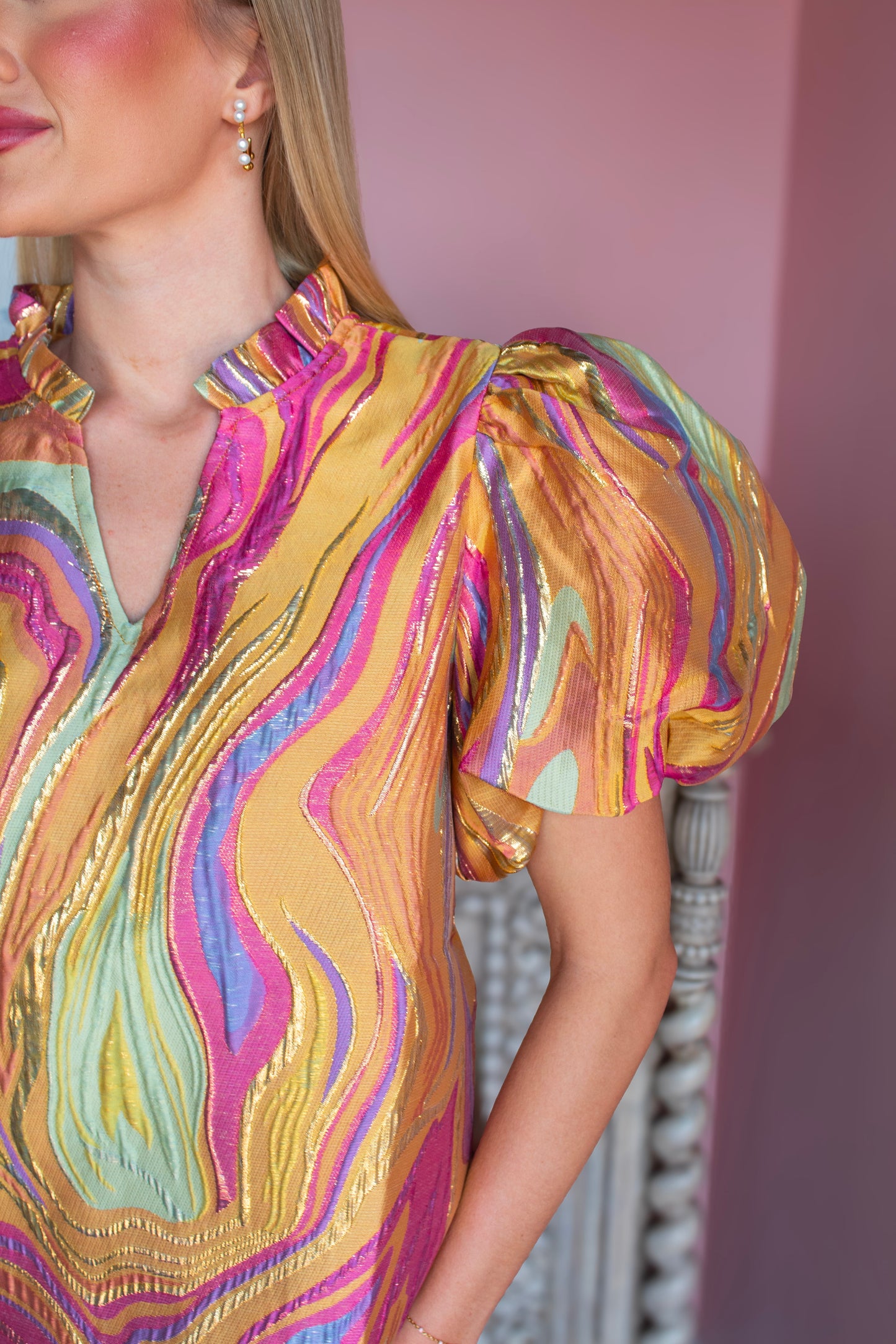 Gold pastel wave top