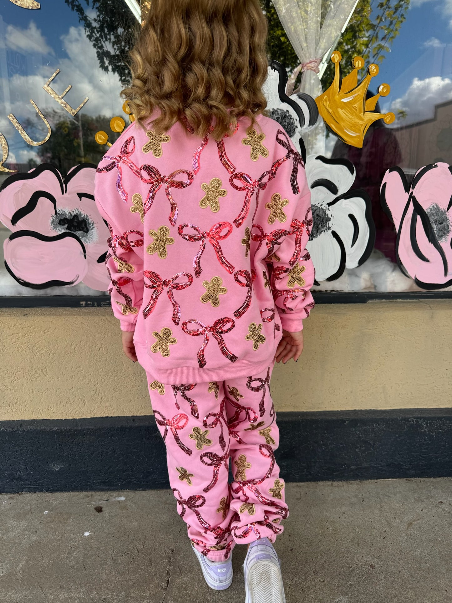 QOS Kids Light Pink Gingerbread Men & Bows Jogger