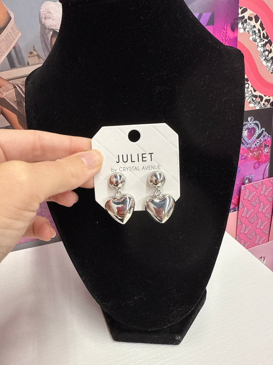 Small silver heart earrings ￼