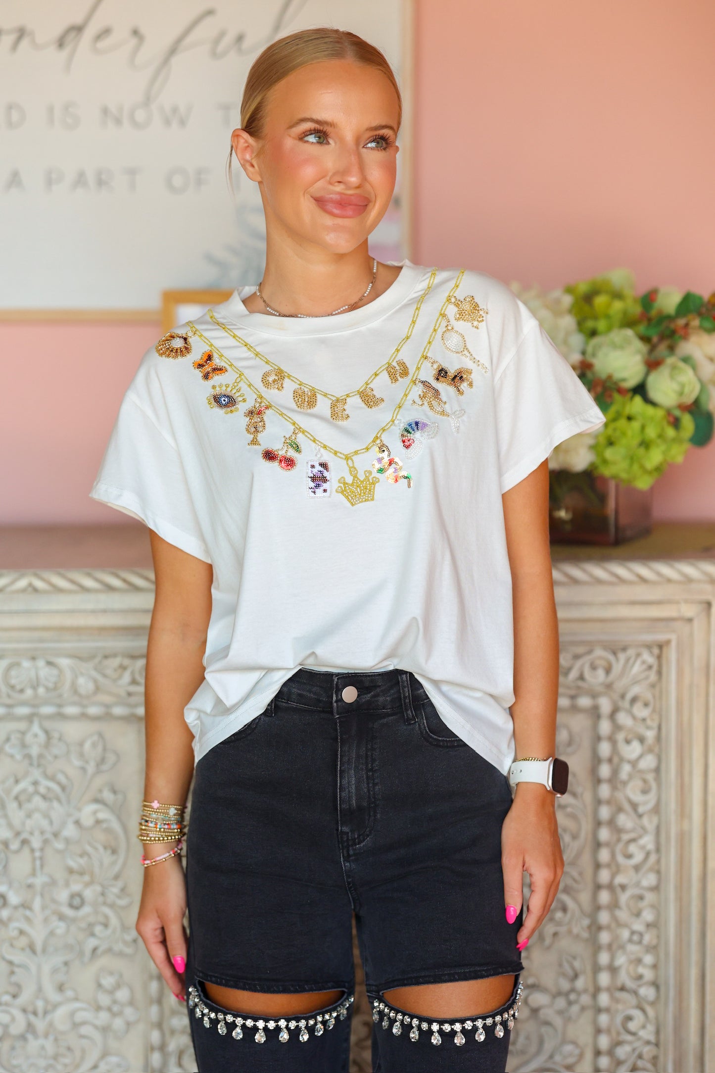 QOS White Queen & Icon Necklace Charm Tee