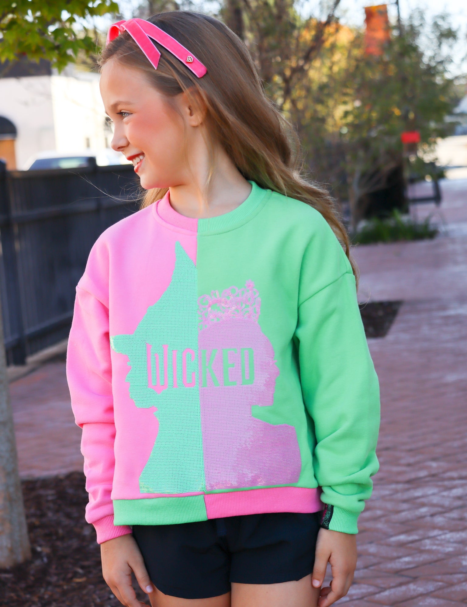 QOS KIDS- Green & Pink Colorblock Character Profile